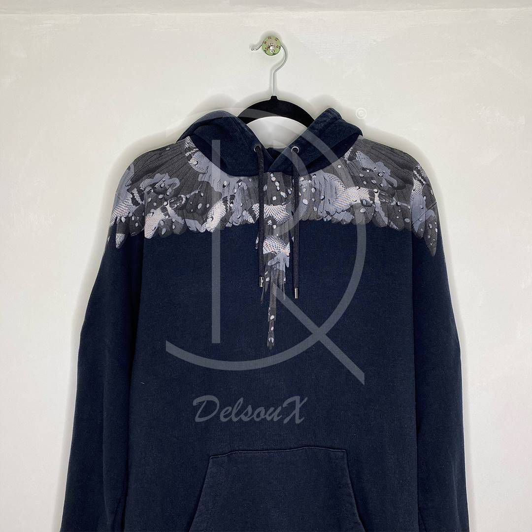 Marcelo Burlon Black Hoodie 'Camo Wings' (M) 🦋