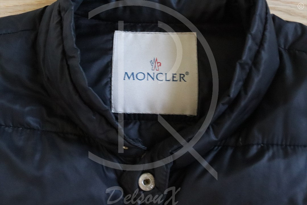 Moncler Acorus Navy Jacket (M1) 👻