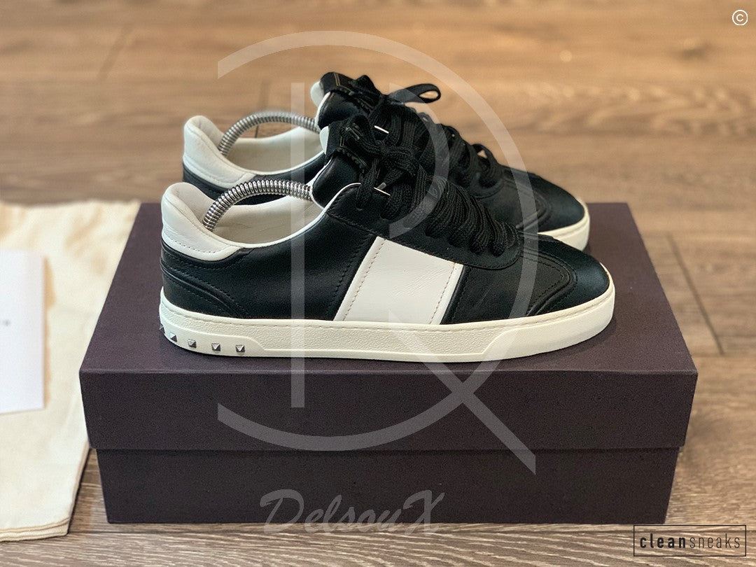 Valentino 'Flycrew' Black Leather (40) 🌤