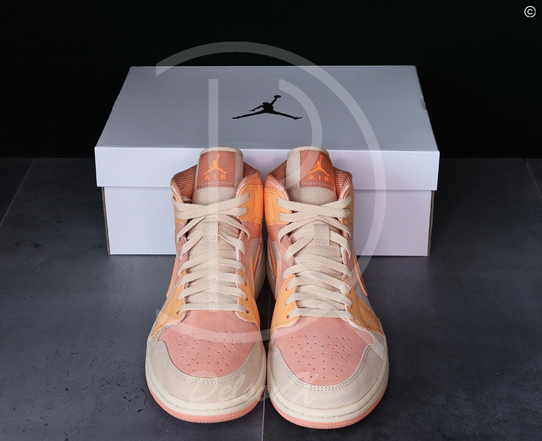 Nike Jordan 1 'Aprcot Orange' Mid (W) (43) 🍑