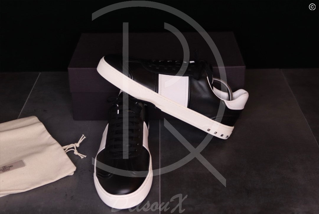 Valentino 'Flycrew' Black Leather (42.5) 🐧