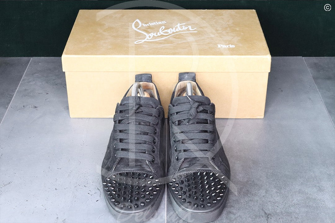 Christian Louboutin 'Black Suede' Junior Spikes (41) 📎