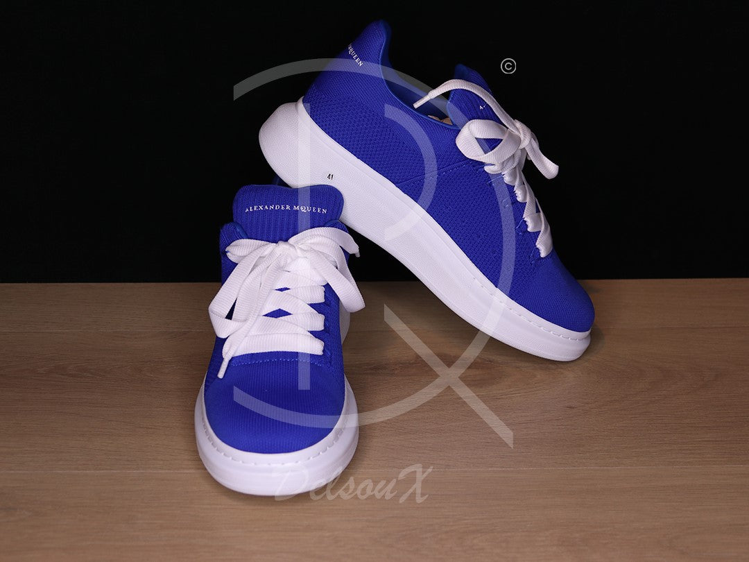 Alexander McQueens 'Blue Velvet' Oversized (41)