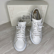 Alexander McQueens 'White Leather' Oversized (42) 🥹