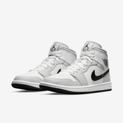 Nike Sneakers, Jordan 1 Mid ‘Light Smoke Grey’ (W)