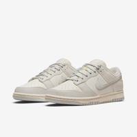 Nike Sneakers, Dunk Low ‘Sail Light Bone’ (W)