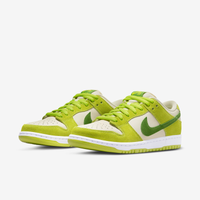 Nike Sneakers, SB Dunk Low ‘Green Apple’