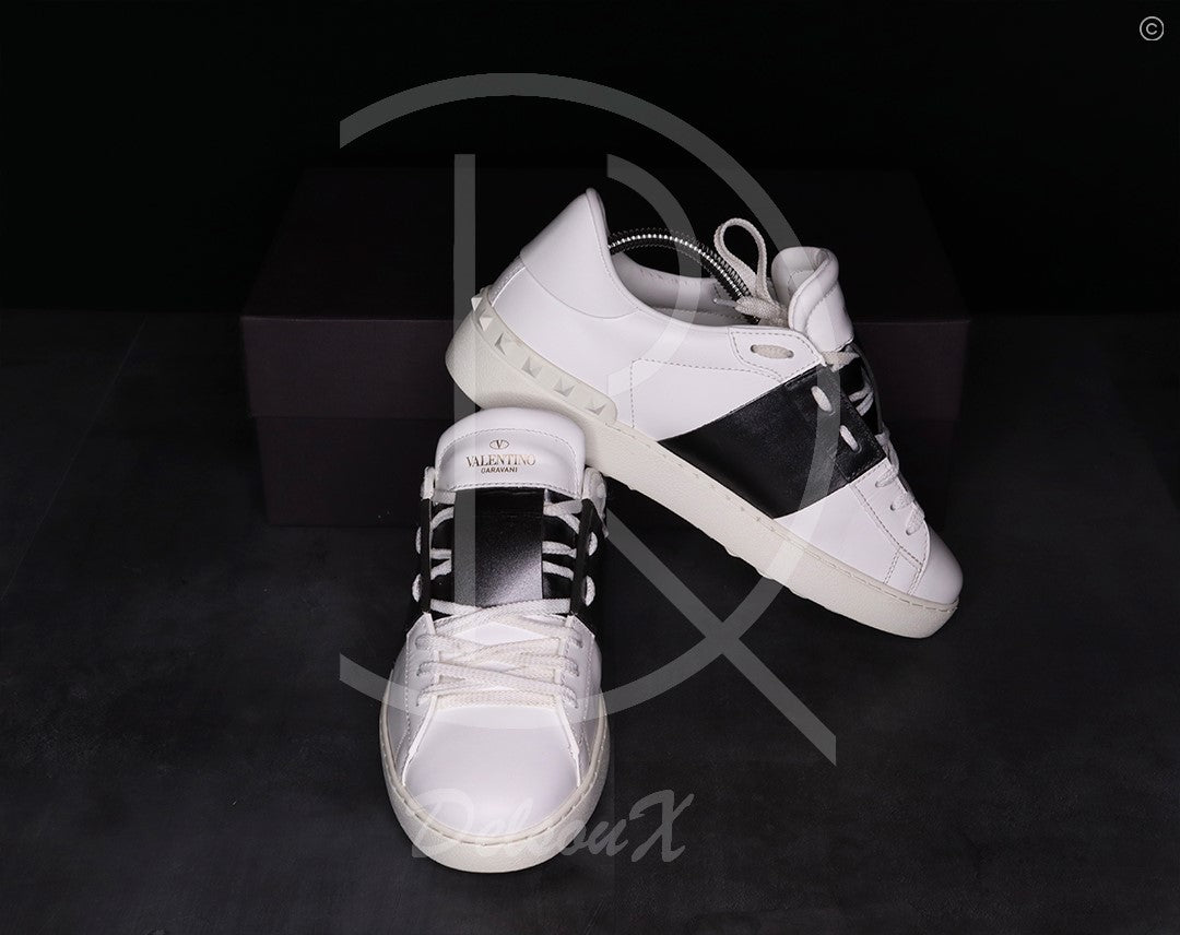 Valentino 'Dark Silver' Open (39) 💫