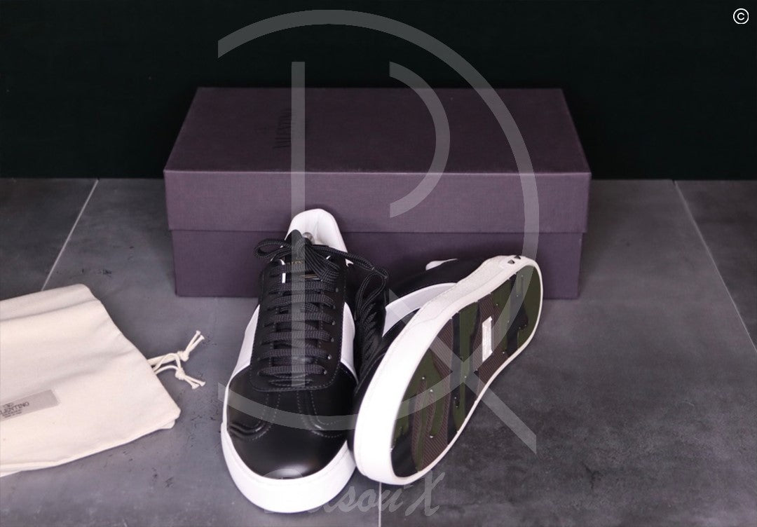 Valentino 'Flycrew' Black Leather (42.5) 🐧
