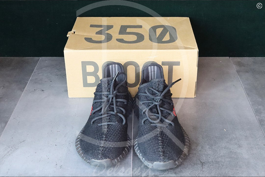 Adidas Yeezy Sneakers, 350 'Bred' V2 (43 1/3) 🕶