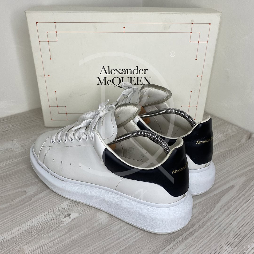 Alexander McQueens 'White Leather' Oversized (42) 🥹