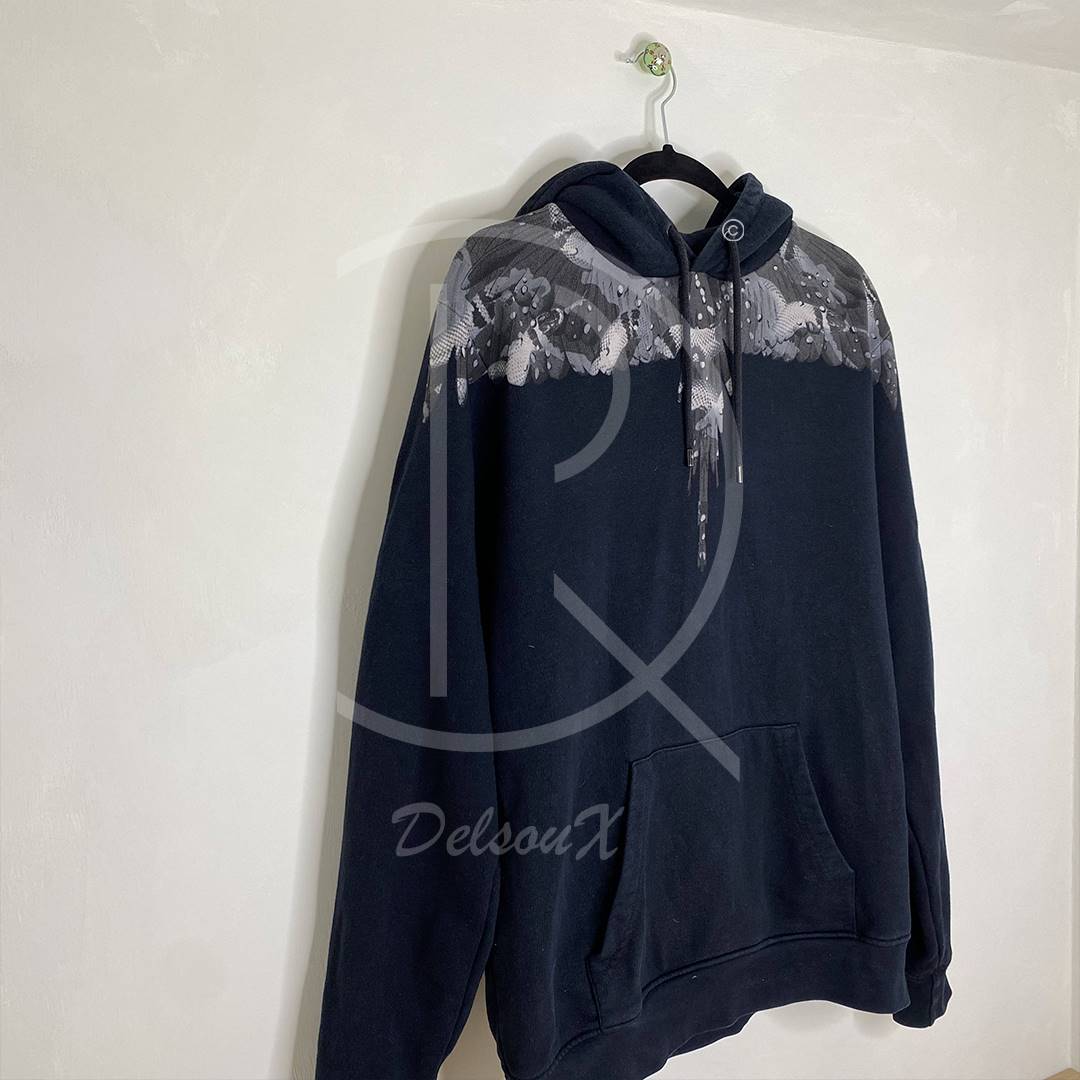 Marcelo Burlon Black Hoodie 'Camo Wings' (M) 🦋