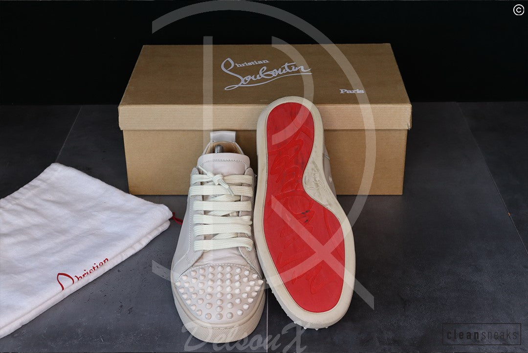 Christian Louboutin 'Colombe Mat' Junior Spikes (42) 🥯