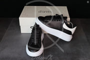 Alexander McQueens 'Black & White' Oversized Sneakers (39.5) 😳