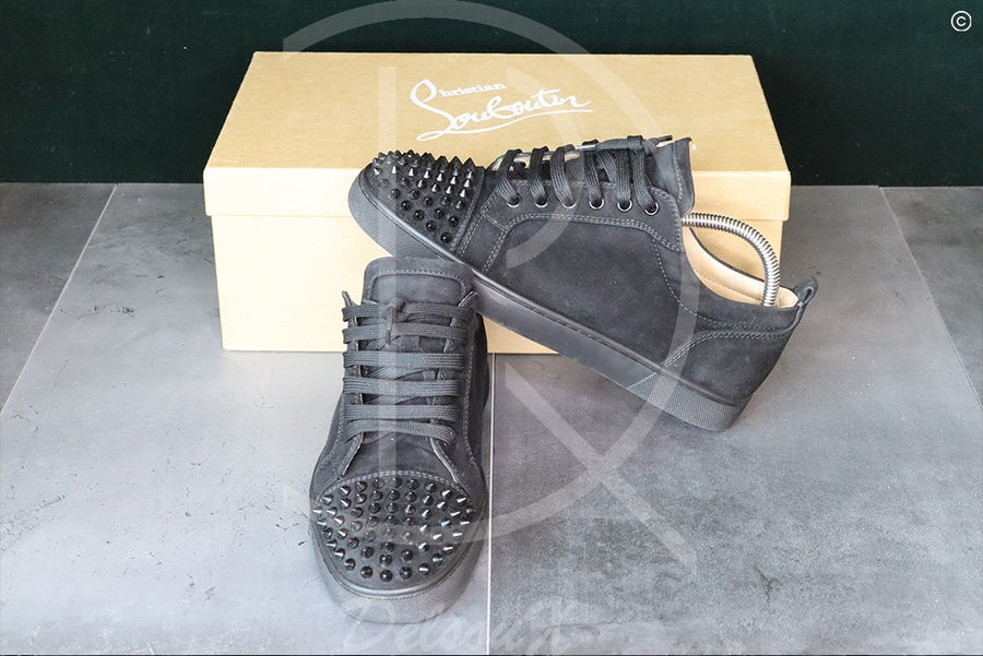Christian Louboutin ’Black Suede’ Junior Spikes (40) 🕷