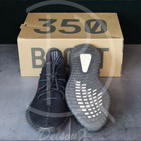 Adidas Yeezy Sneakers, 350 'Bred' V2 (43 1/3) 🕶
