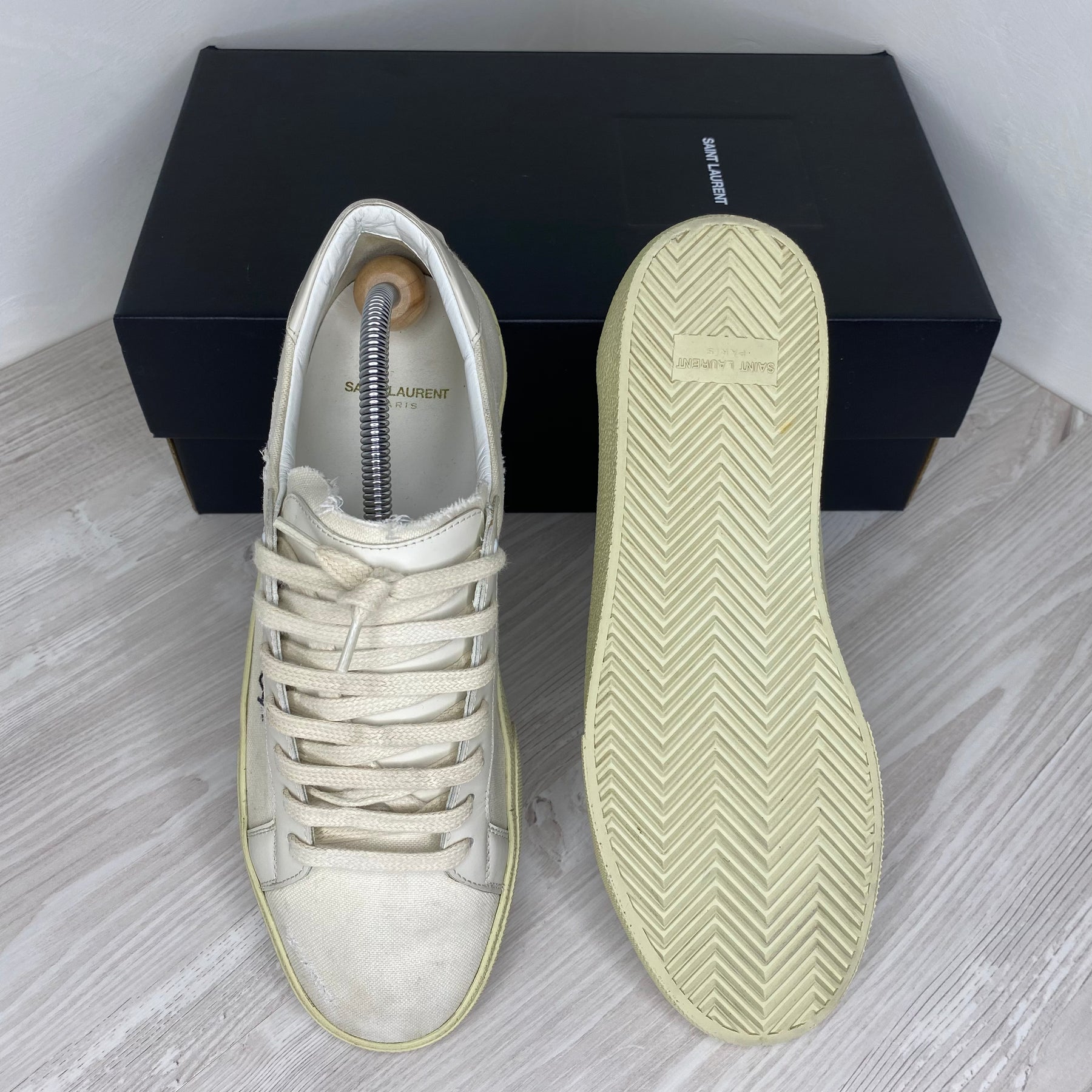 Saint Laurent Sneakers, 'Beige' Court Classic Distressed Herre (42) 🙀