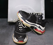 Balenciaga ‘Black&Red’ Tripple S (42) 👹