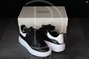 Alexander McQueens 'Black & White' Oversized Sneakers (39.5) 😳