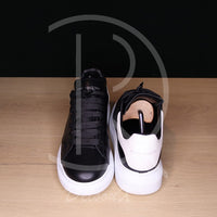 Alexander McQueens 'Black Leather' Oversized (43.5) 👯‍♀️