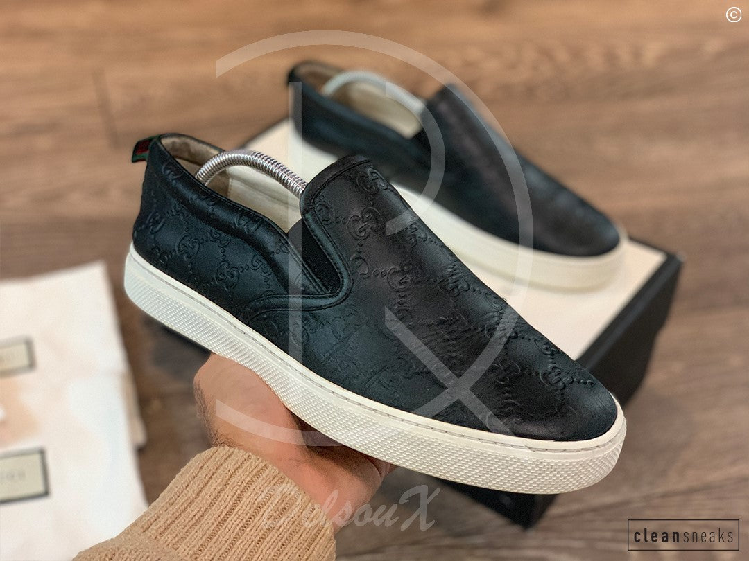 Gucci Black 'Signature' Slip-On (43) 🐿