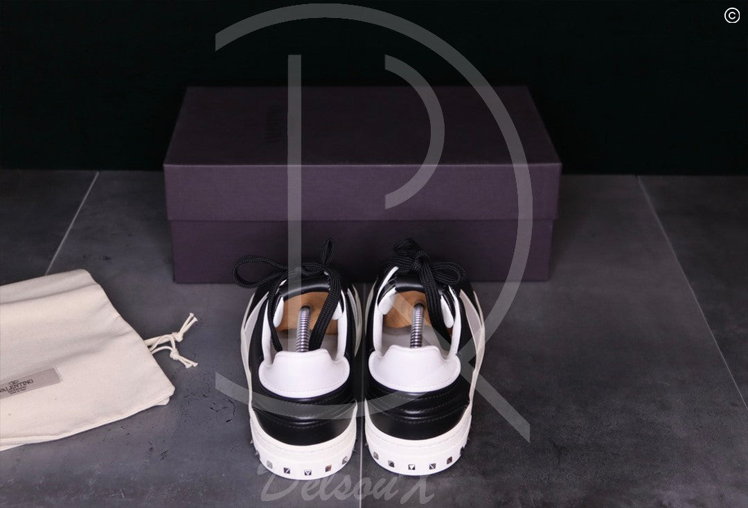 Valentino 'Flycrew' Black Leather (42.5) 🐧