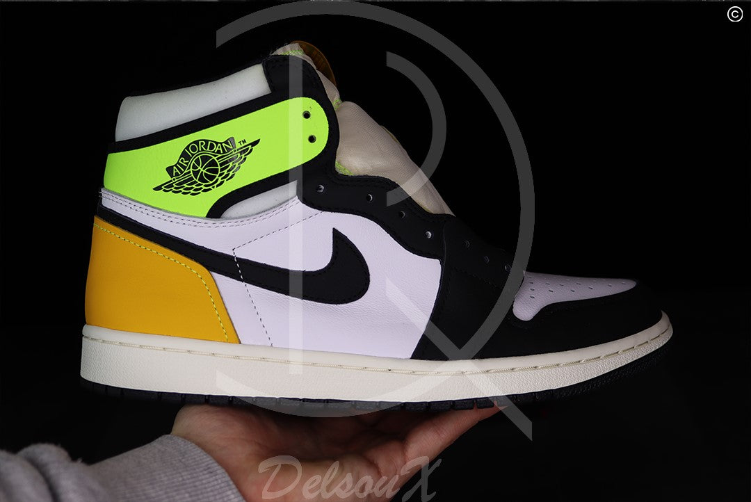 Nike Air Jordan 1 Retro High White Black 'Volt' University Gold (43)  ⚡️
