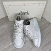 Alexander McQueens 'White Leather' Oversized (42) 🥹