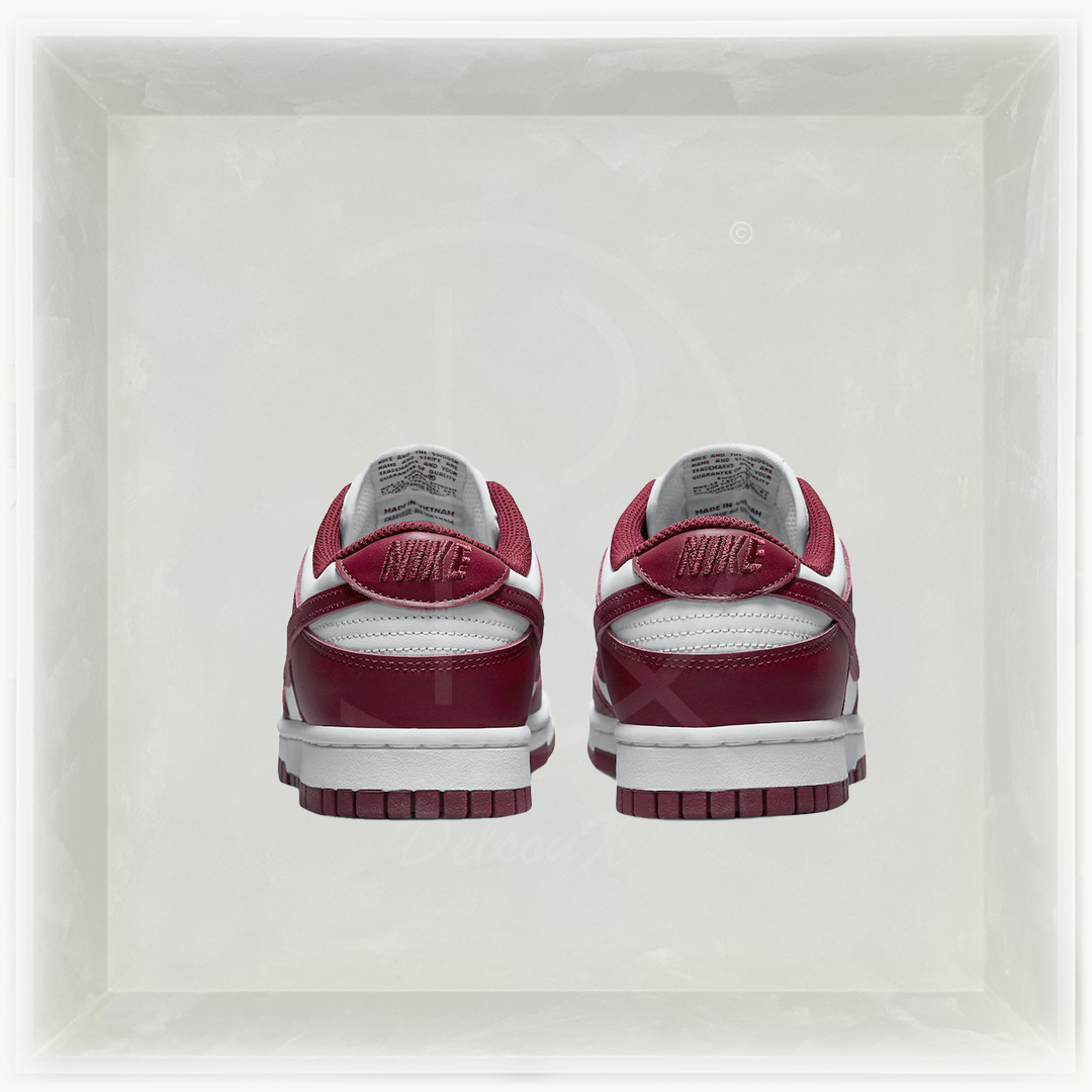 Nike Sneakers, Dunk Low Bordeaux (W) 🧶