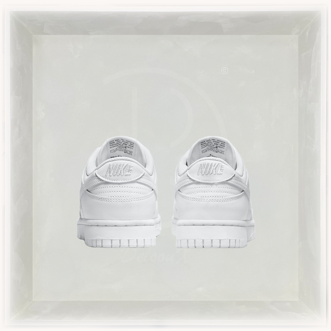 Nike Sneakers, Dunk Low 'Triple 'White' (2021) (W) 💡
