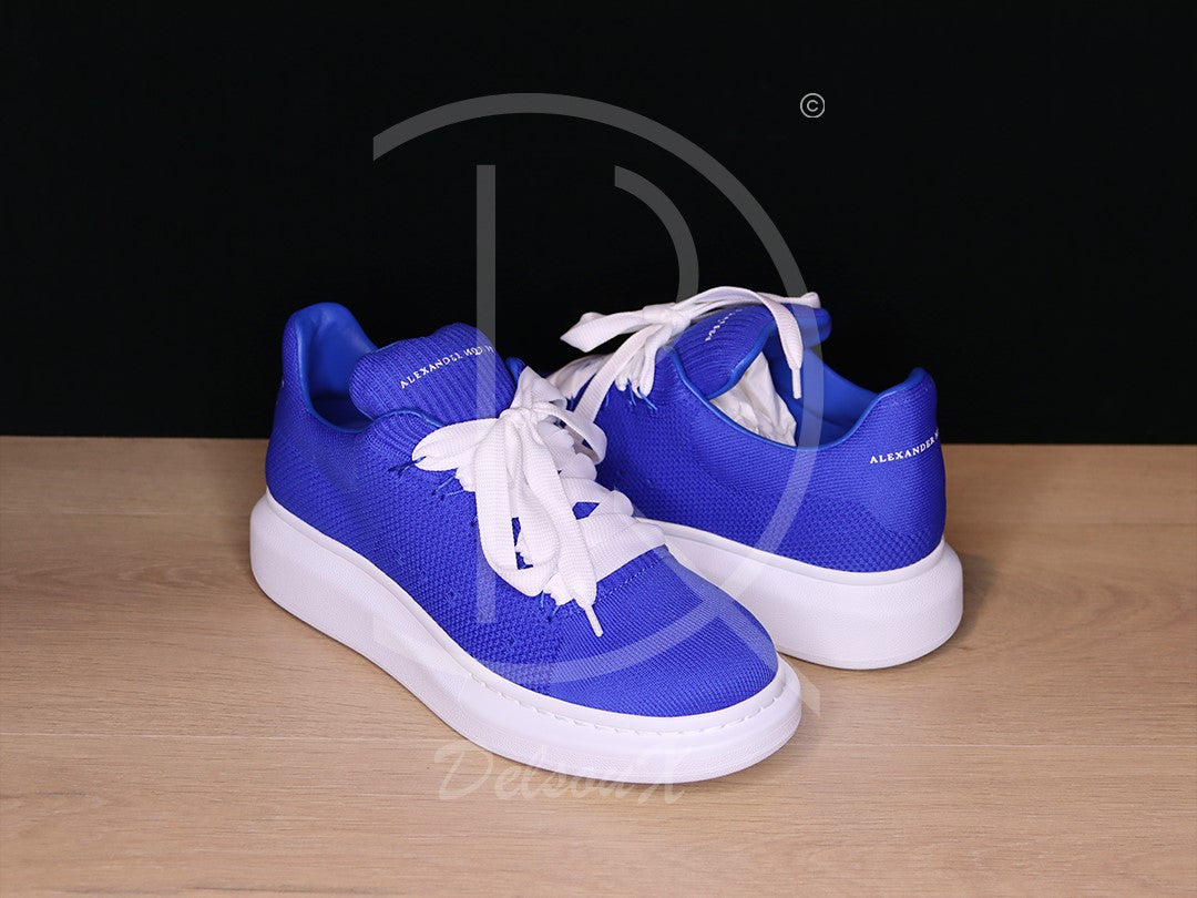 Alexander McQueens 'Blue Velvet' Oversized (41)