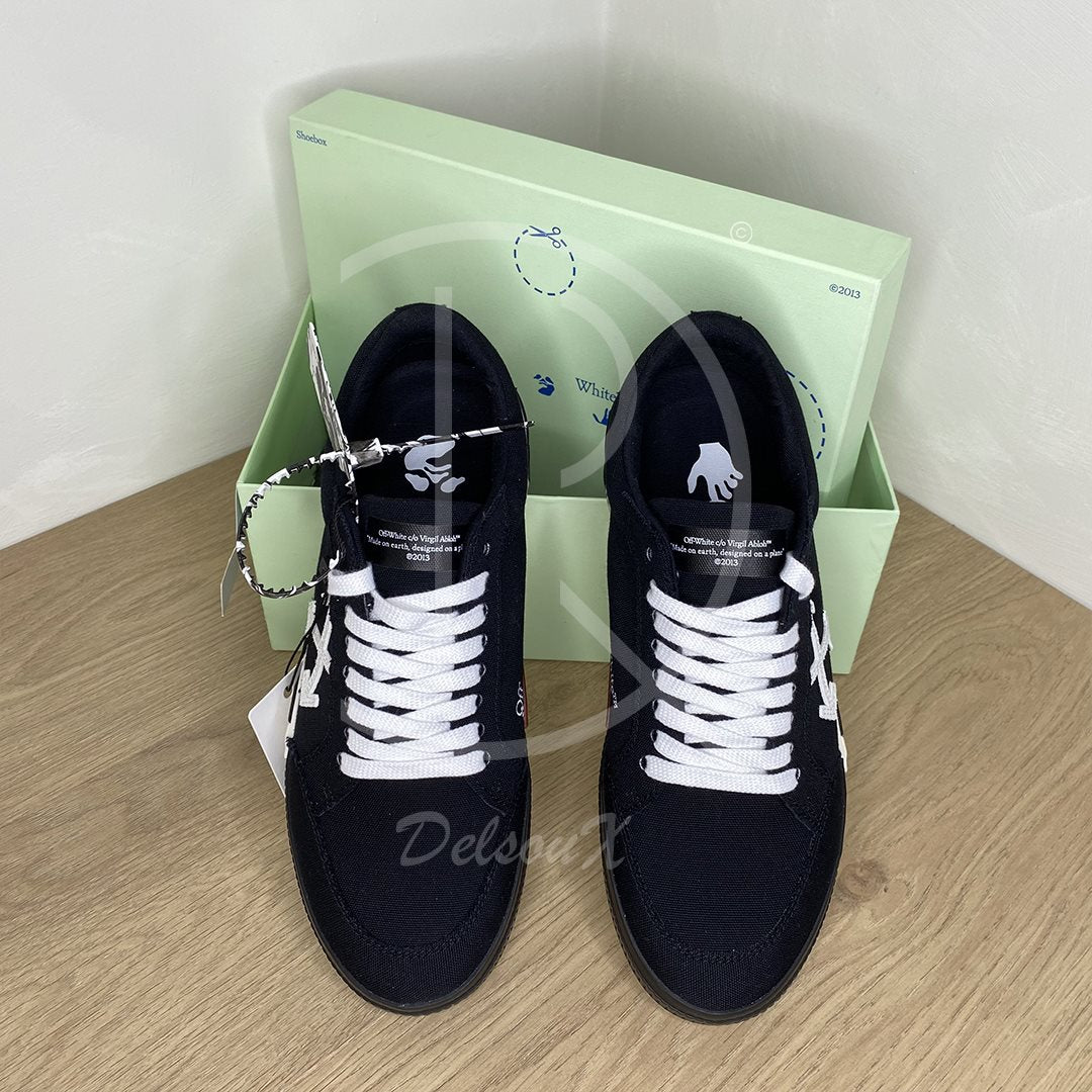 OFF-WHITE logo-patch low-top Vulcanized Sneakers (43) 🦙