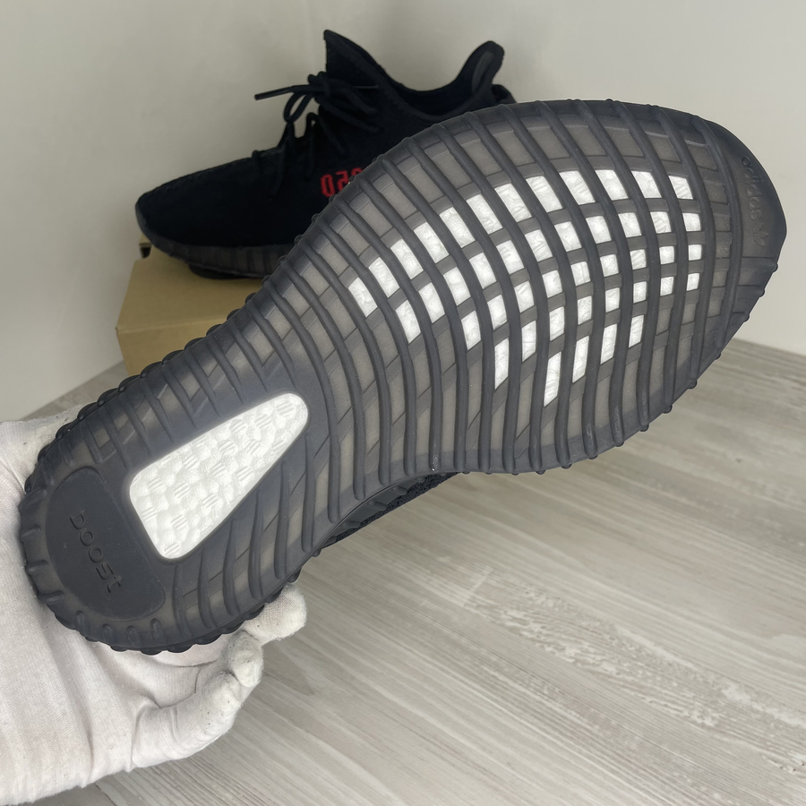 Adidas Yeezy Sneakers, 350 V2 'Bred (44)