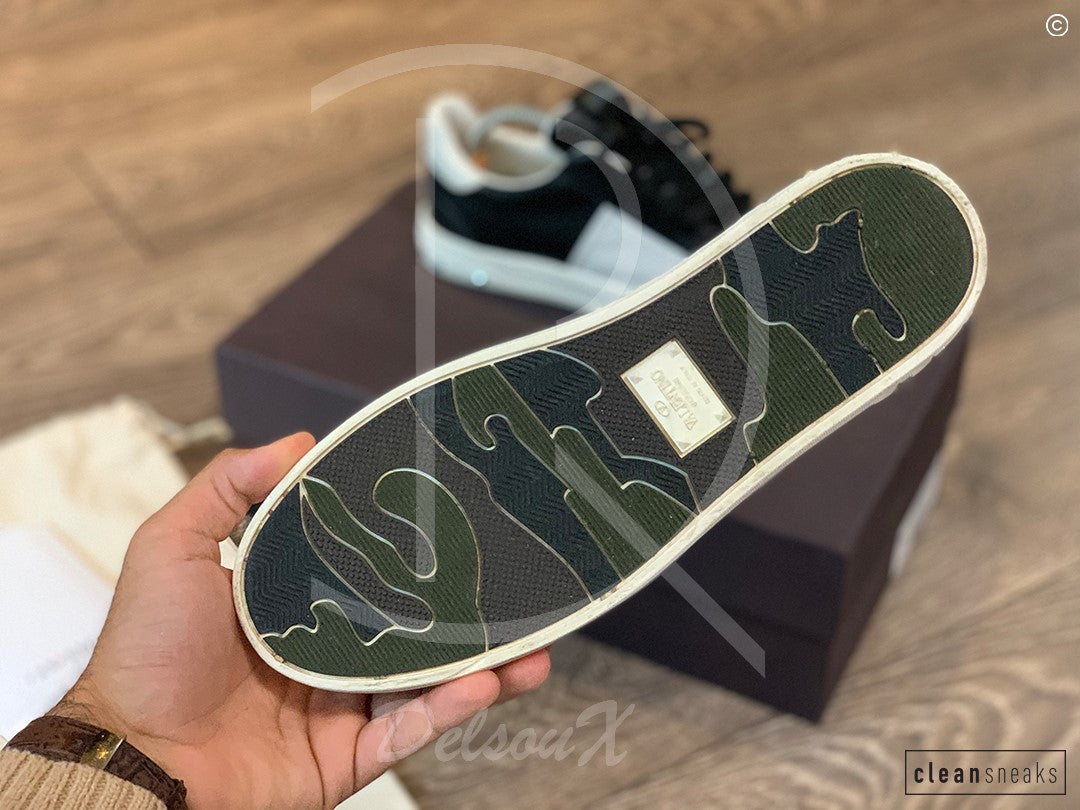 Valentino 'Flycrew' Black Leather (40) 🌤