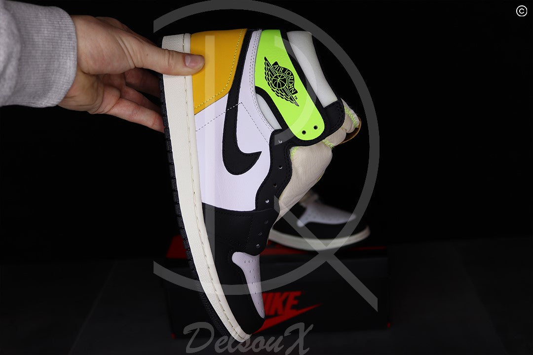 Nike Air Jordan 1 Retro High White Black 'Volt' University Gold (43)  ⚡️
