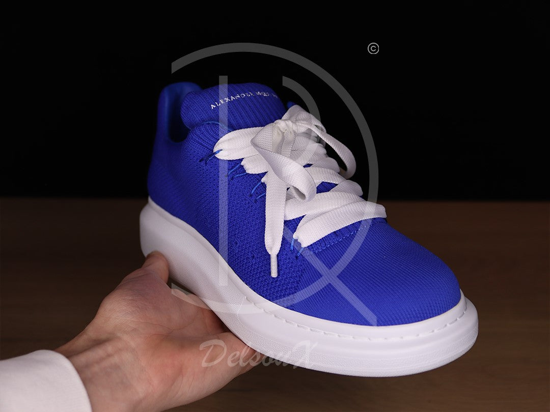 Alexander McQueens 'Blue Velvet' Oversized (41)