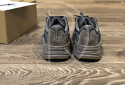 Adidas Yeezy Boost 700 'Mauve' (44) 🐻