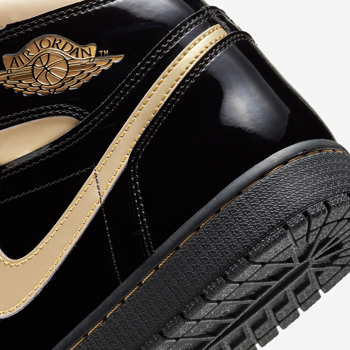 Nike Sneakers, Jordan 1 Retro High ‘Black Metallic Gold’ (2020)