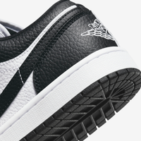 Nike Sneakers, Jordan 1 Low SE ‘Homage Split White Black’ (W)
