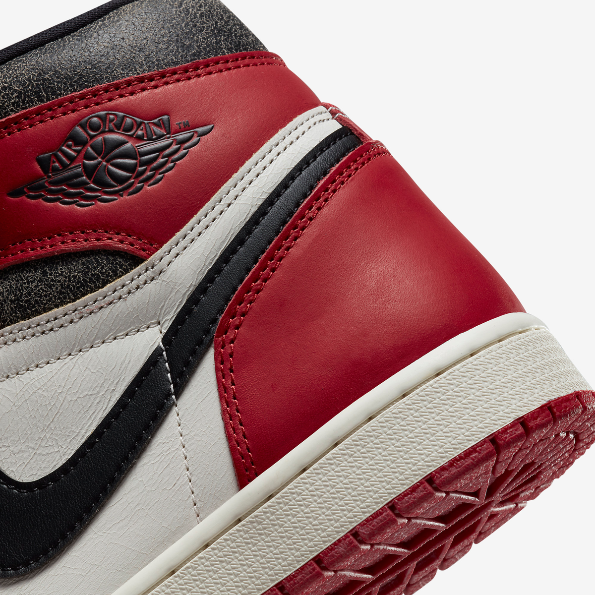 Nike Sneakers, Jordan 1 Retro High OG ‘Chicago Lost and Found’