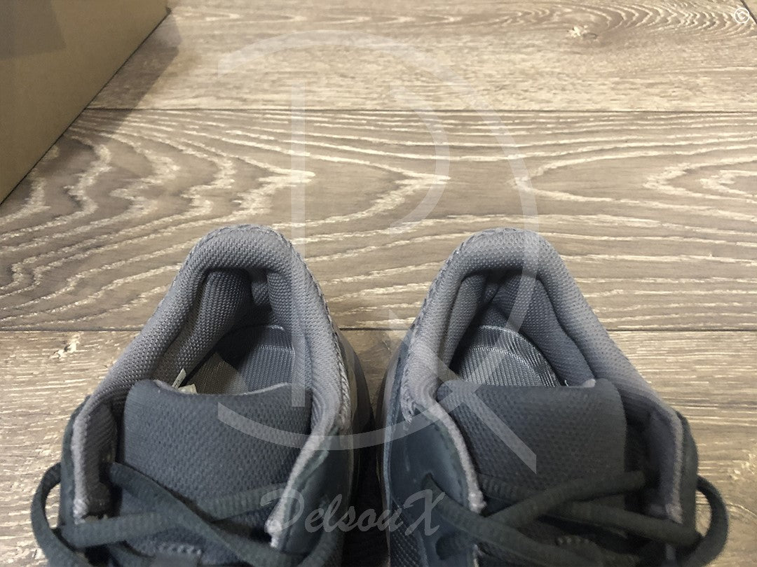 Adidas Yeezy Boost 700 'Mauve' (44) 🐻