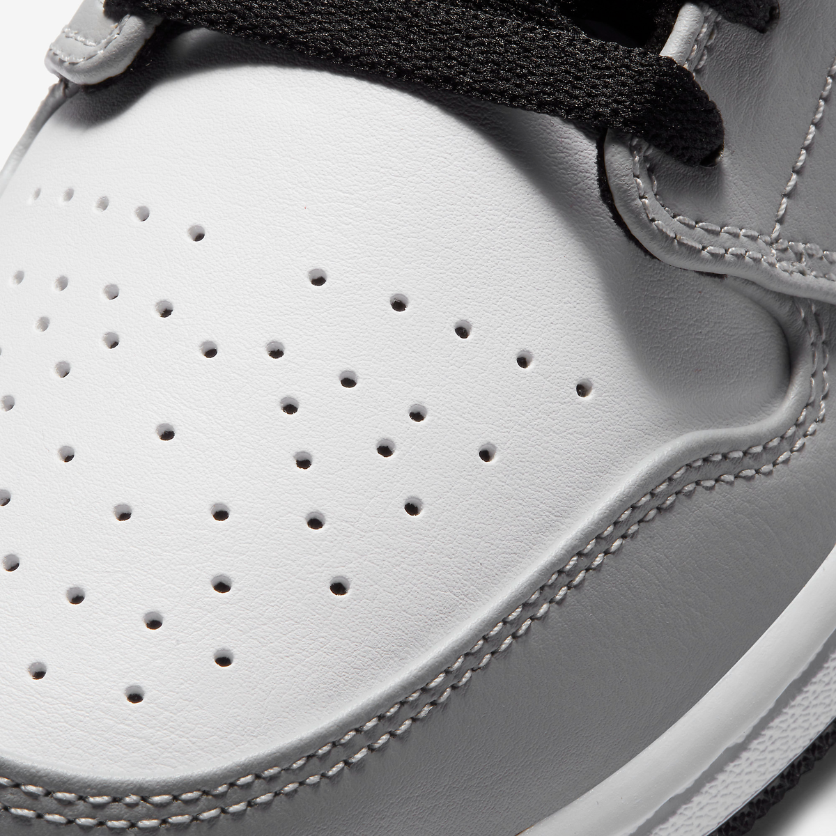Nike Sneakers, Jordan 1 Low ‘Light Smoke Grey’