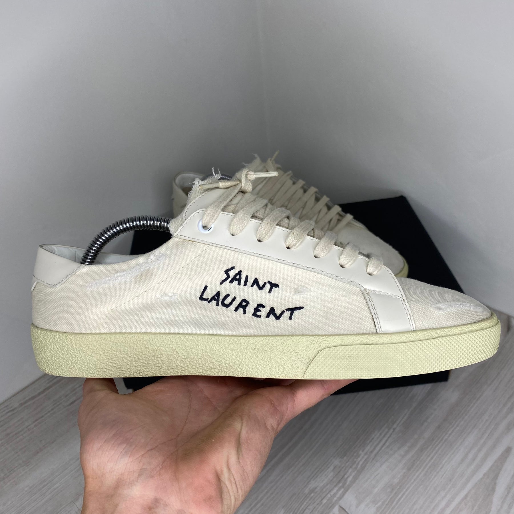 Saint Laurent Sneakers, 'Beige' Court Classic Distressed Herre (42) 🙀