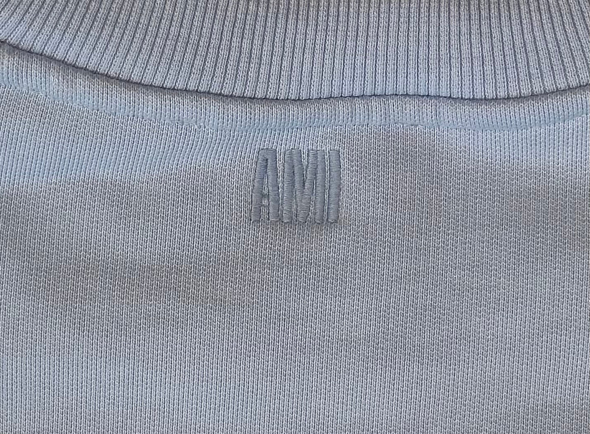 AMI Crewneck, Heart 'Baby Blå' (X-Large) 👀