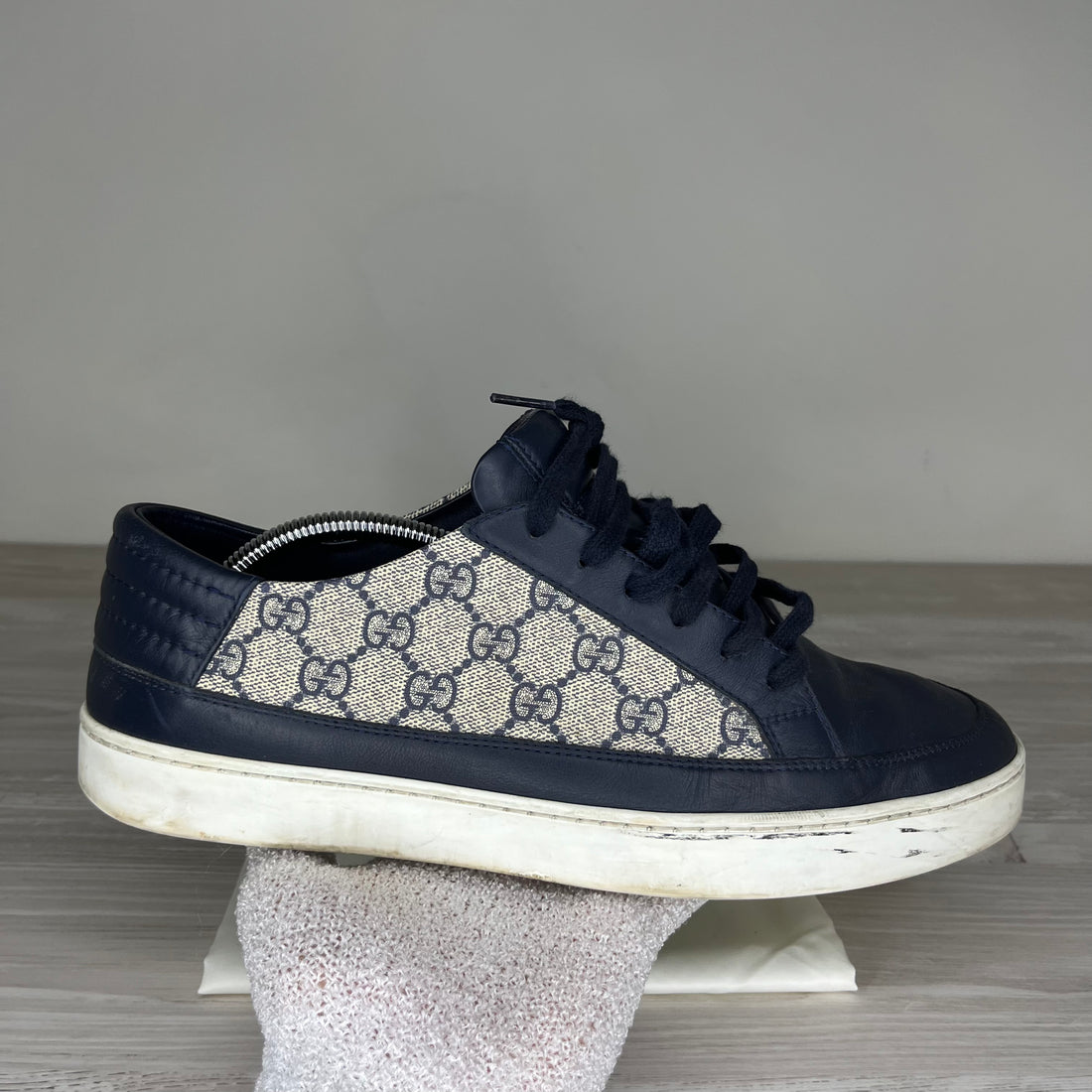 Gucci Sneakers, (44)