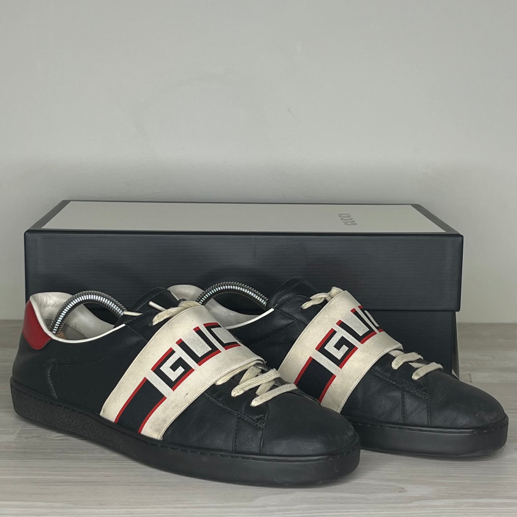 Gucci Sneakers, (43.5)