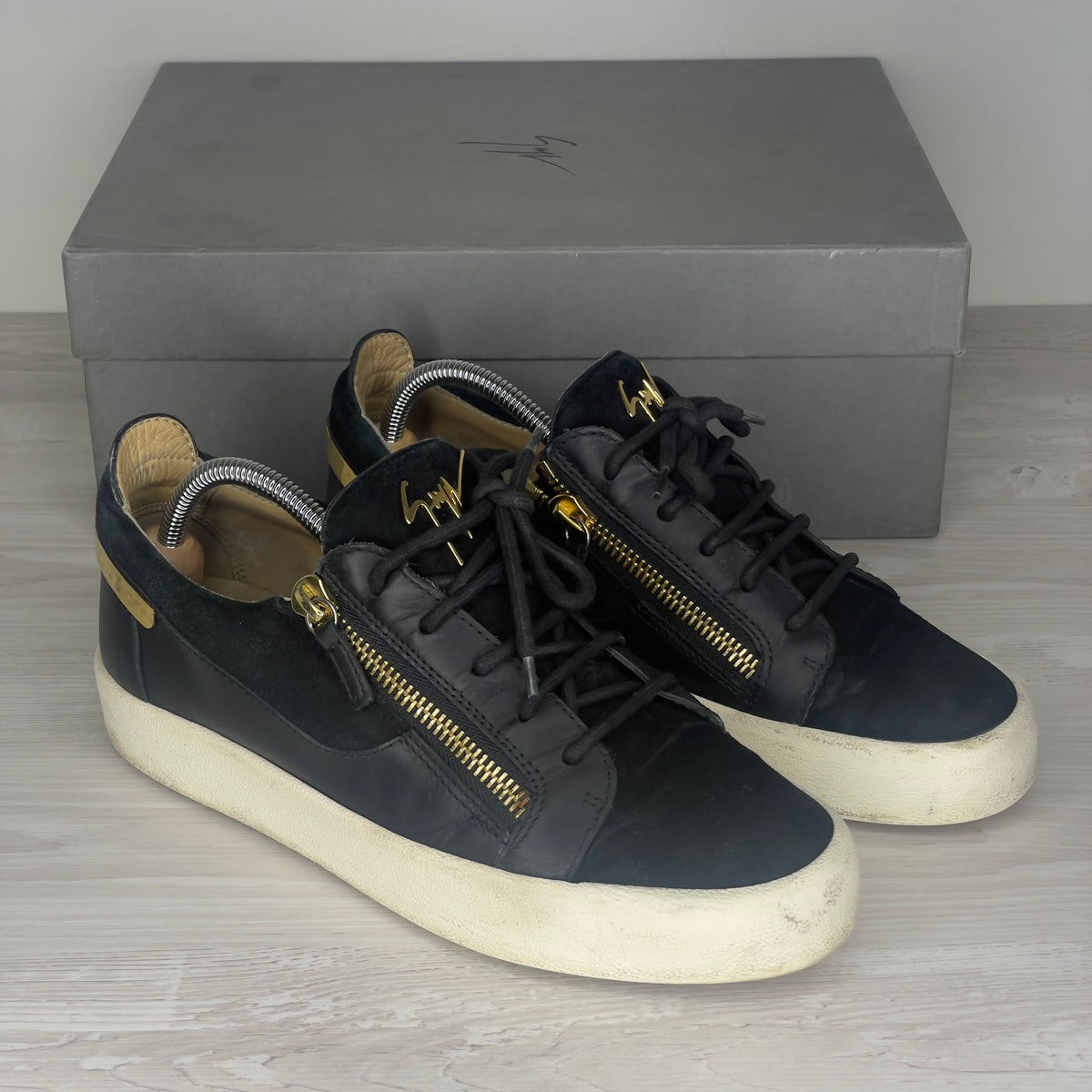 Giuseppe Zanotti, Frankie Classic Black, Gold and White (43)