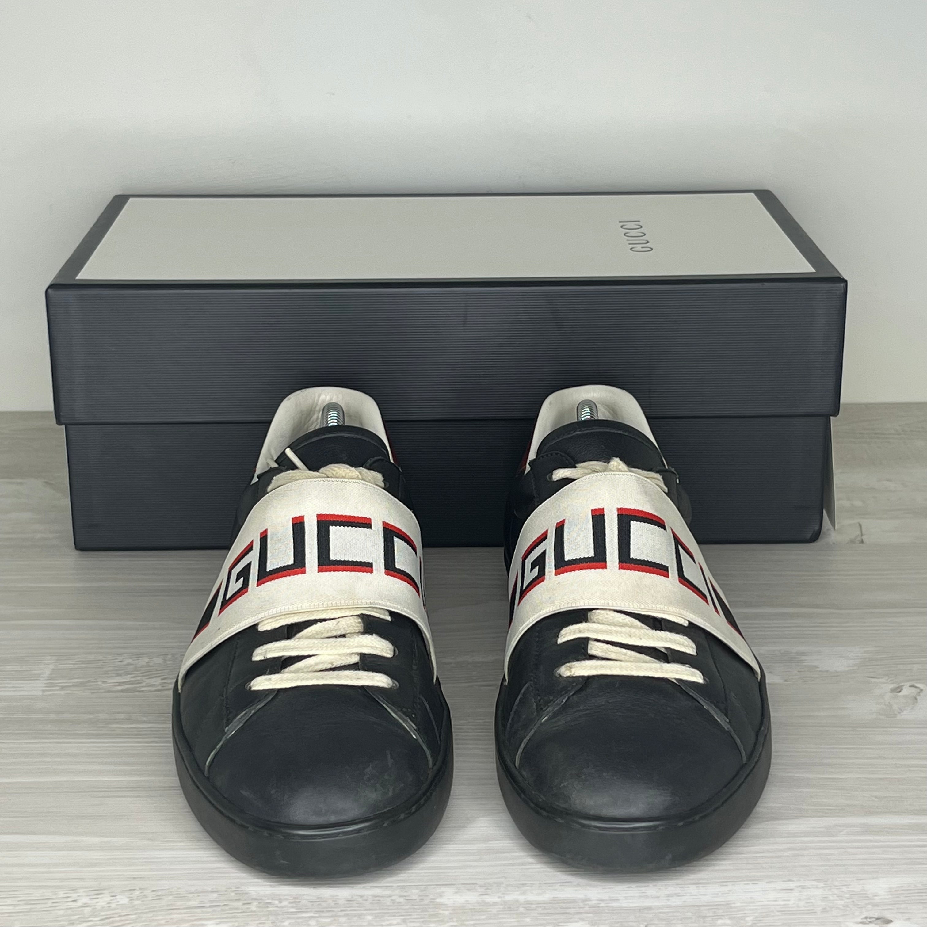 Gucci Sneakers, (43.5)