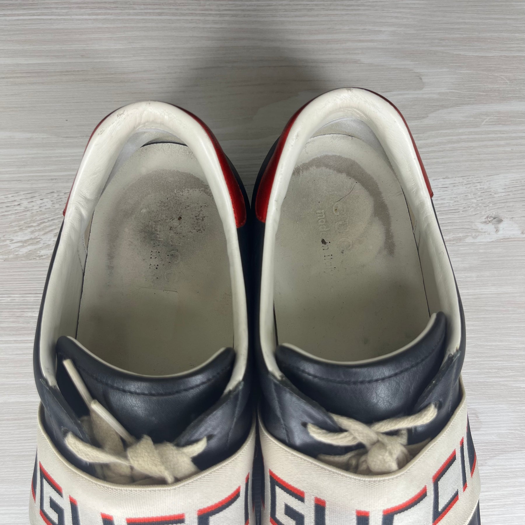 Gucci Sneakers, (43.5)